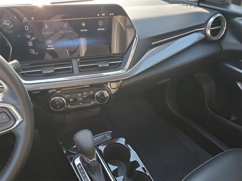 Used 2025 Chevrolet Trax ACTIV w/ Driver Confidence Package image 26