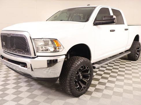 Used 2018 RAM 2500 Tradesman w/ Chrome Appearance Group AWD/4WD image 9
