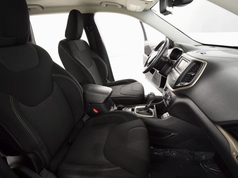 Used 2015 Jeep Cherokee Latitude image 23