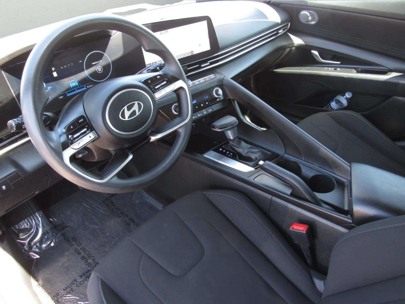 Used 2024 Hyundai Elantra SEL FWD image 14