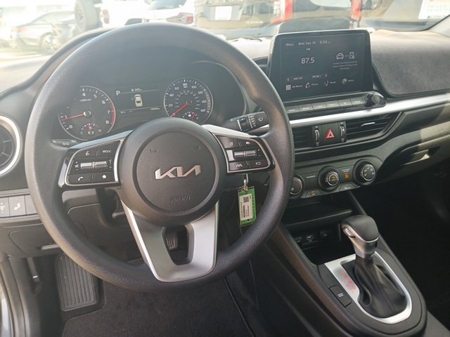 Used 2024 Kia Forte LXS w/ LXS Technology Package FWD image 17