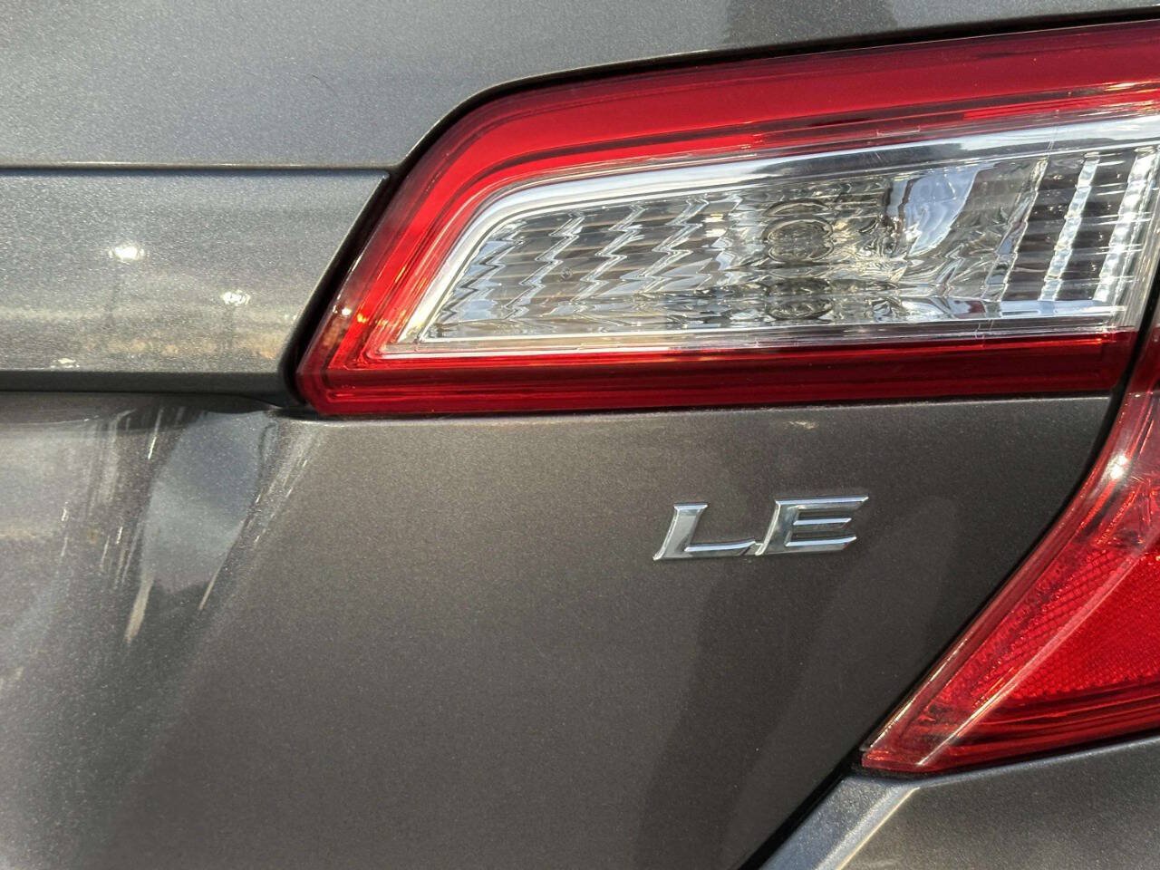 Used 2012 Toyota Camry LE FWD image 34