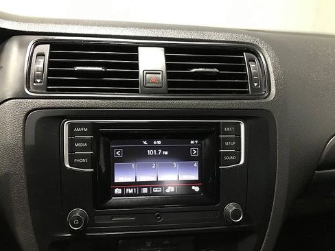 Used 2016 Volkswagen Jetta S image 27