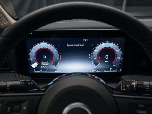 New 2025 Nissan Kicks SR image 29