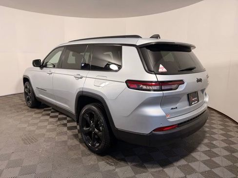 Used 2023 Jeep Grand Cherokee L Laredo AWD/4WD image 7