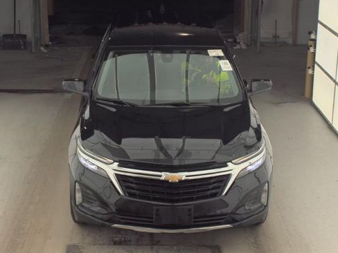 Used 2024 Chevrolet Equinox LT image 2