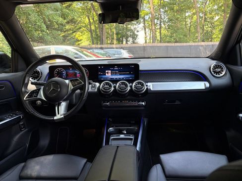 Used 2025 Mercedes-Benz GLB 250 image 36