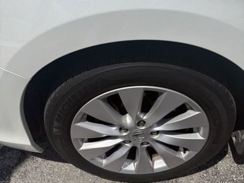 Used 2015 Honda Accord EX-L image 2