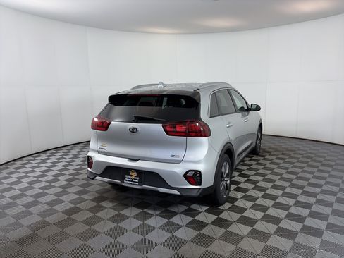 Used 2020 Kia Niro LXS image 10
