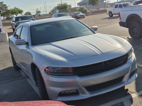 Used 2022 Dodge Charger SXT w/ Driver Convenience Group RWD image 3
