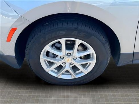Used 2024 Chevrolet Equinox LT AWD/4WD image 20