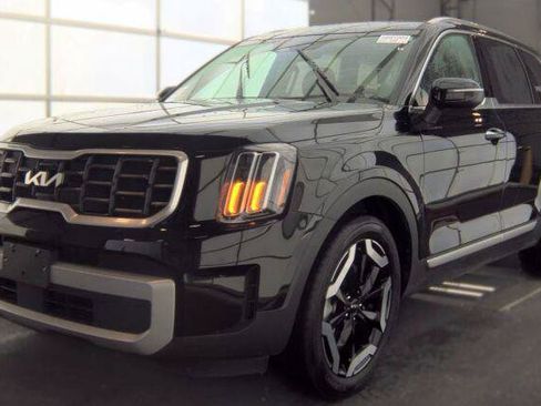 Used 2025 Kia Telluride S FWD image 1