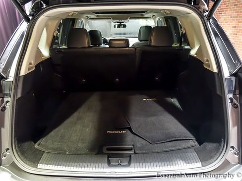 Used 2023 Nissan Rogue SV w/ SV Premium Package image 30