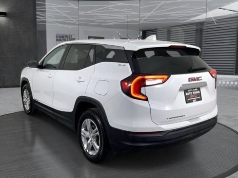 Used 2024 GMC Terrain SLE FWD image 7