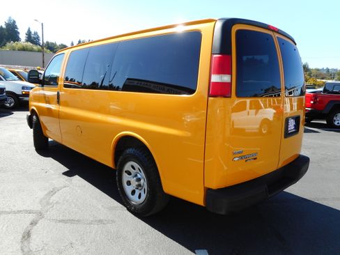 Used 2010 Chevrolet Express 1500 LS image 10