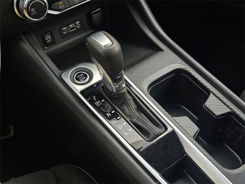 Used 2025 Nissan Sentra SV image 18