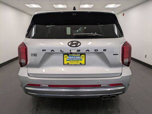 Used 2024 Hyundai Palisade Calligraphy image 5