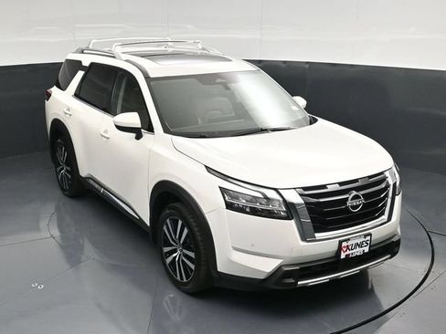 Used 2024 Nissan Pathfinder Platinum w/ Cargo Package AWD/4WD image 53