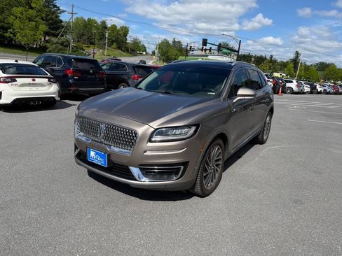 Used 2019 Lincoln Nautilus Reserve AWD/4WD image 2