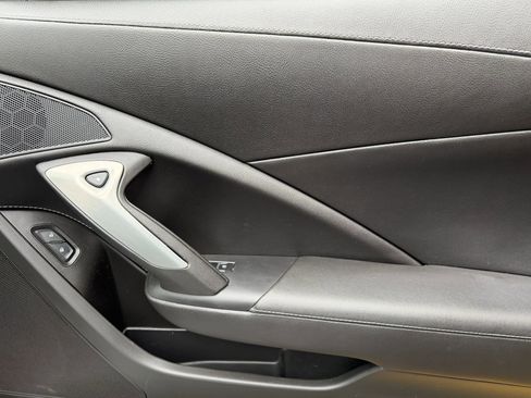 Used 2017 Chevrolet Corvette Z06 RWD image 11