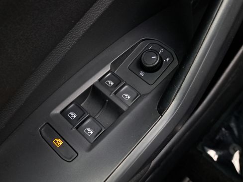 Used 2019 Volkswagen Jetta SE FWD image 24