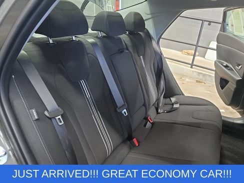 Used 2025 Hyundai Elantra SEL w/ Cargo Package FWD image 11