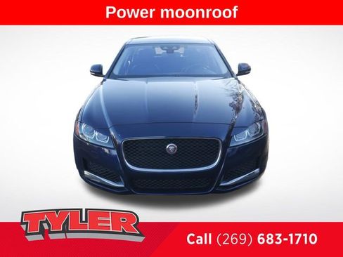 Used 2017 Jaguar XF Premium image 2