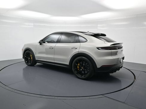 Certified 2025 Porsche Cayenne Turbo GT AWD/4WD image 3