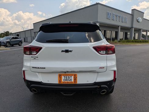 Used 2023 Chevrolet TrailBlazer RS w/ Sun and Liftgate Package FWD image 5