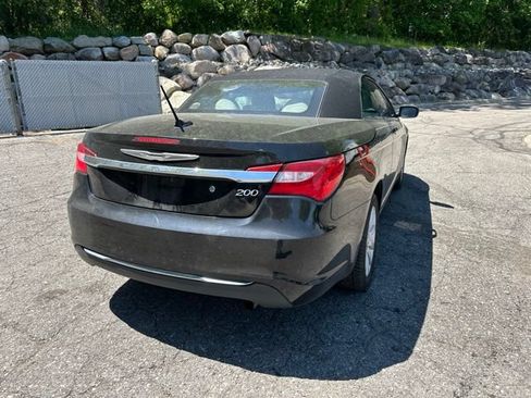 Used 2014 Chrysler 200 Touring FWD image 5