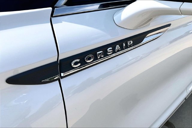 Used 2022 Lincoln Corsair Reserve w/ Equipment Group 201A AWD/4WD image 24