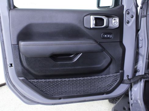 Used 2023 Jeep Wrangler Unlimited Rubicon 392 image 19