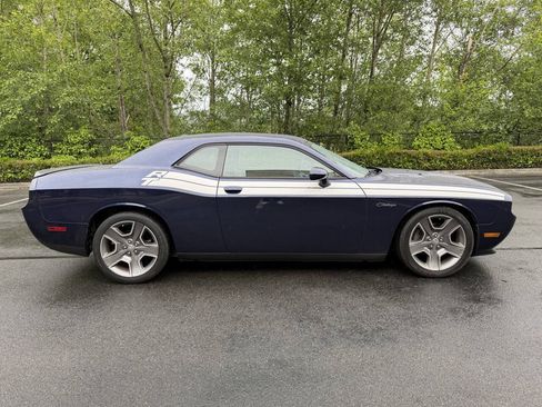 Used 2013 Dodge Challenger R/T RWD image 4