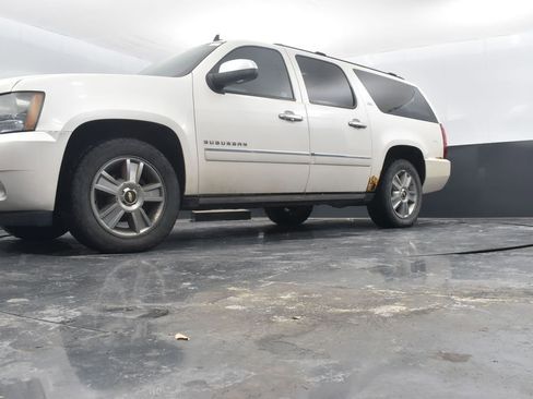 Used 2010 Chevrolet Suburban LTZ image 51