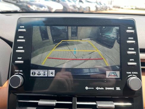 Used 2019 Toyota Avalon Limited w/ Advanced Safety Package FWD image 13