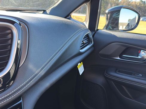 New 2026 Chrysler Pacifica Select w/ S Appearance Package image 22