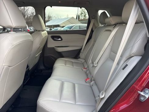 Used 2023 Nissan Rogue SL w/ SL Premium Package image 9