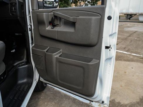 Used 2020 Chevrolet Express 2500 w/ Driver Convenience Package image 31