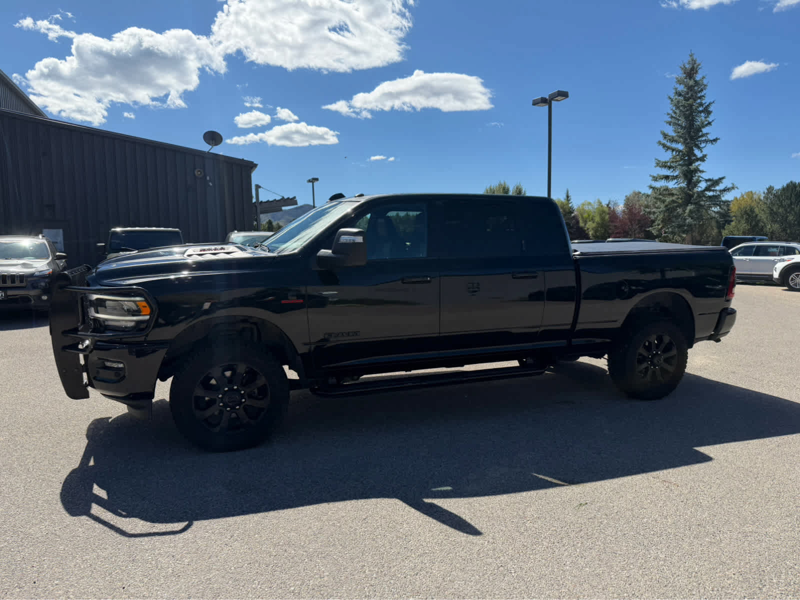 Used 2023 RAM 2500 Laramie AWD/4WD image 18