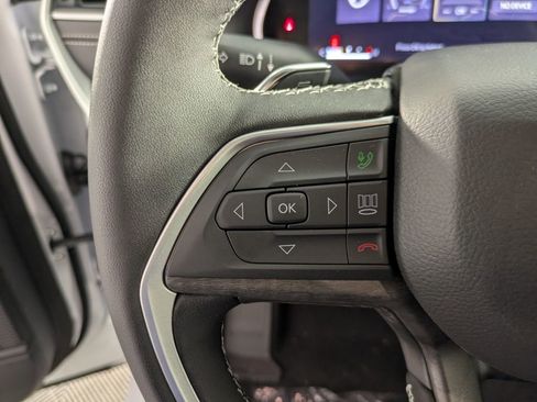 New 2025 Jeep Grand Cherokee L Limited w/ Black Appearance Package RWD image 19