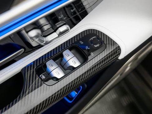 Used 2025 Mercedes-Benz SL 63 AMG 4MATIC image 28