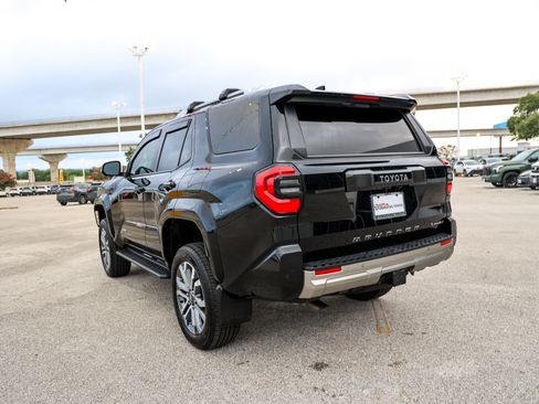 Used 2025 Toyota 4Runner Limited AWD/4WD image 9