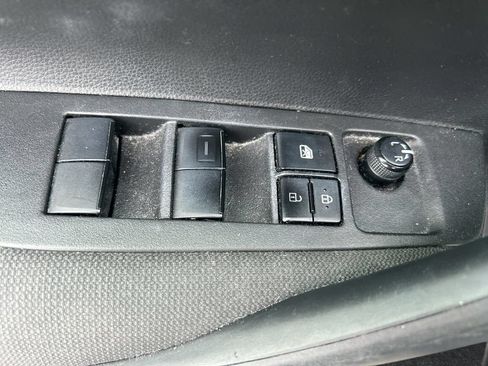 Used 2023 Toyota Corolla LE FWD image 12