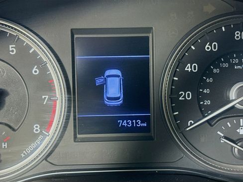 Used 2020 Hyundai Santa Fe SE FWD image 16