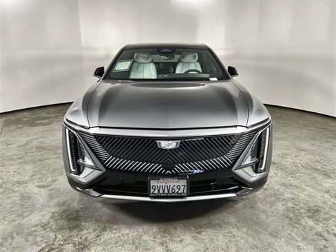 Used 2026 Cadillac Lyriq Premium Luxury image 3