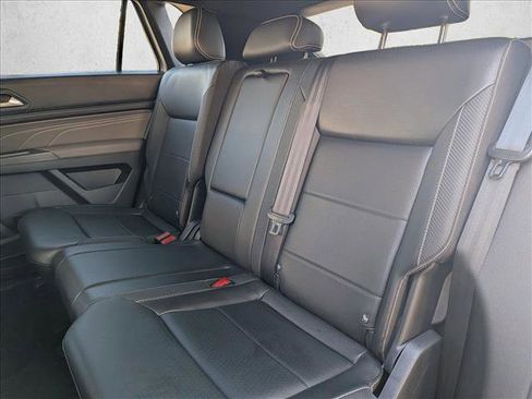 Used 2022 Volkswagen Atlas Cross Sport SE image 19