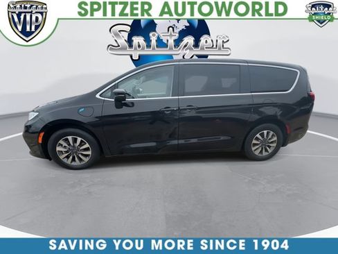 Used 2023 Chrysler Pacifica Touring-L FWD image 6