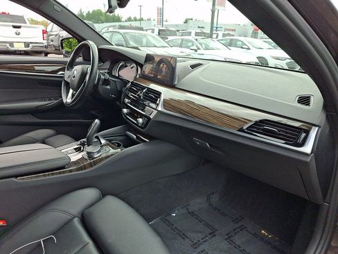 Used 2018 BMW 530i xDrive AWD/4WD image 11