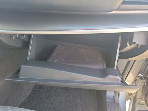 Used 2023 Nissan Rogue SV image 39