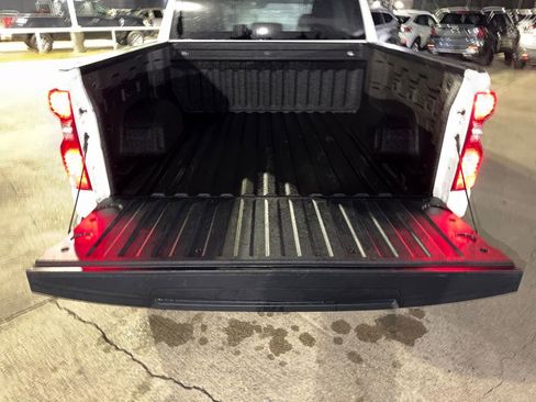 Used 2021 Chevrolet Silverado 1500 LT w/ Z71 Off-Road Package image 22